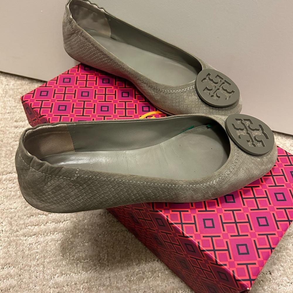 Tory Burch Grey Textured Flats